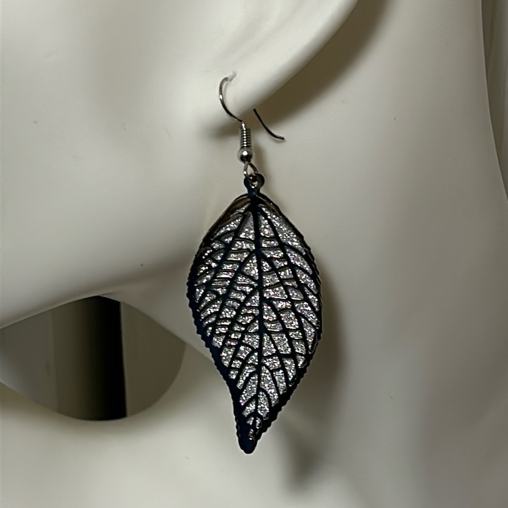 🔥🔥Beautiful filigrane silver leaf dangle earrings